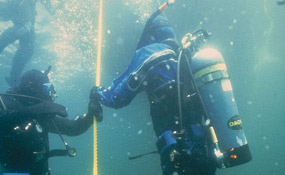 Divers decompress Divers decompress