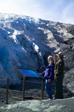 Park Ranger and visitor at the Edge of the Glacier viewpoint