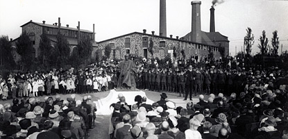 Unveiling of the Alexander Agassiz statue in 1923.