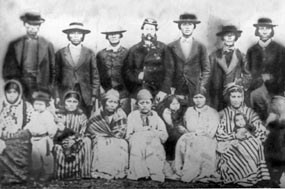 Historic photo of Modoc prisoners of war