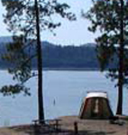 A tent on the lake at Cloverleaf campground.