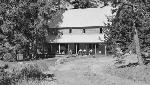 1939 - Guests on front porch
