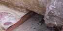 A seam of pipestone between layers of quartzite