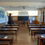The classroom is accessible for visitors with wheelchairs.
