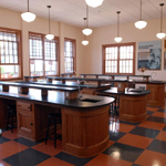 The classroom is accessible for visitors with wheelchairs.