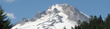 peak of mount hood in oregon
