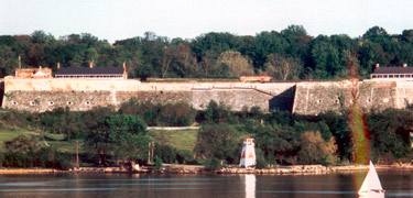 Photo of Fort Washington taken from Virginia