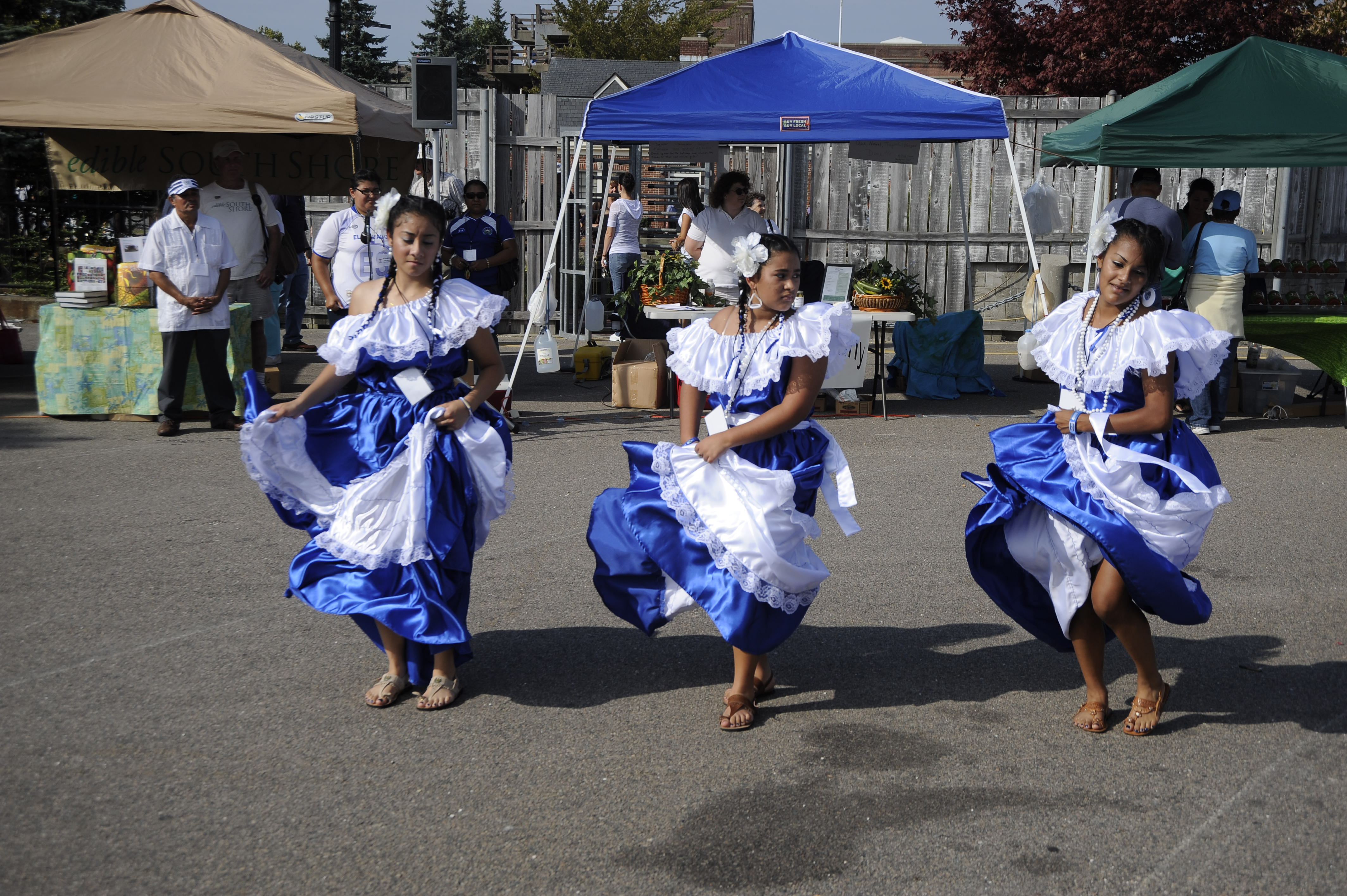 Salvadoran Dancers