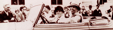 Eleanor Roosevelt driving with Nancy Cook