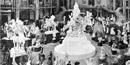 The 1900 Paris Exposition's sculpture court The 1900 Paris Exposition's sculpture court