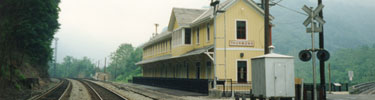 Thurmond Depot with train tracks in foreground