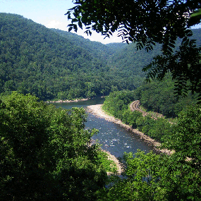 view of the New River from the Rend Trail