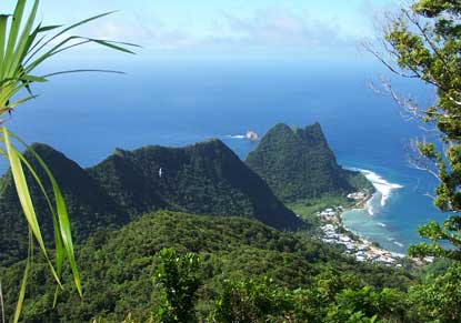 Vatia Village lies below Pola Ridge, on Vatia Bay.