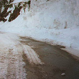 Hurricane Ridge Road in winter