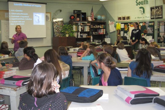 An Outdoor Educator from SFI Presents the Watershed Program to a Local Middle School.