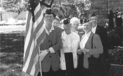 Doris Bibb and members of the Women Marines Association