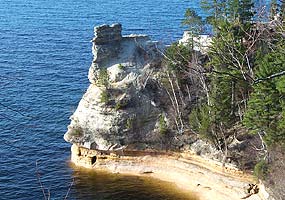 Miners Castle is the best-known feature of the Pictured Rocks cliffs, and is accessible by automobile. Miners Castle is the best-known feature of the Pictured Rocks cliffs, and is accessible by automobile.