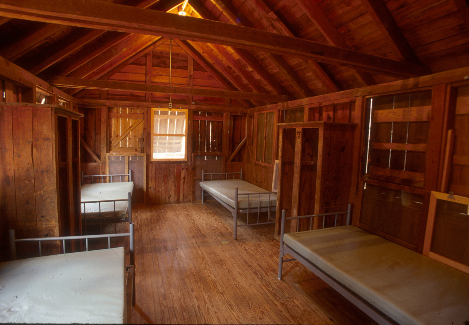 Small Log Cabin Interiors