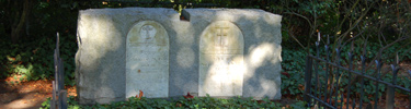 Image of the graves of John and Marguerite McLoughlin at the McLoughlin House Unit in Oregon City, Oregon