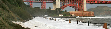 Storm waves at Fort Point, Jan. 2008