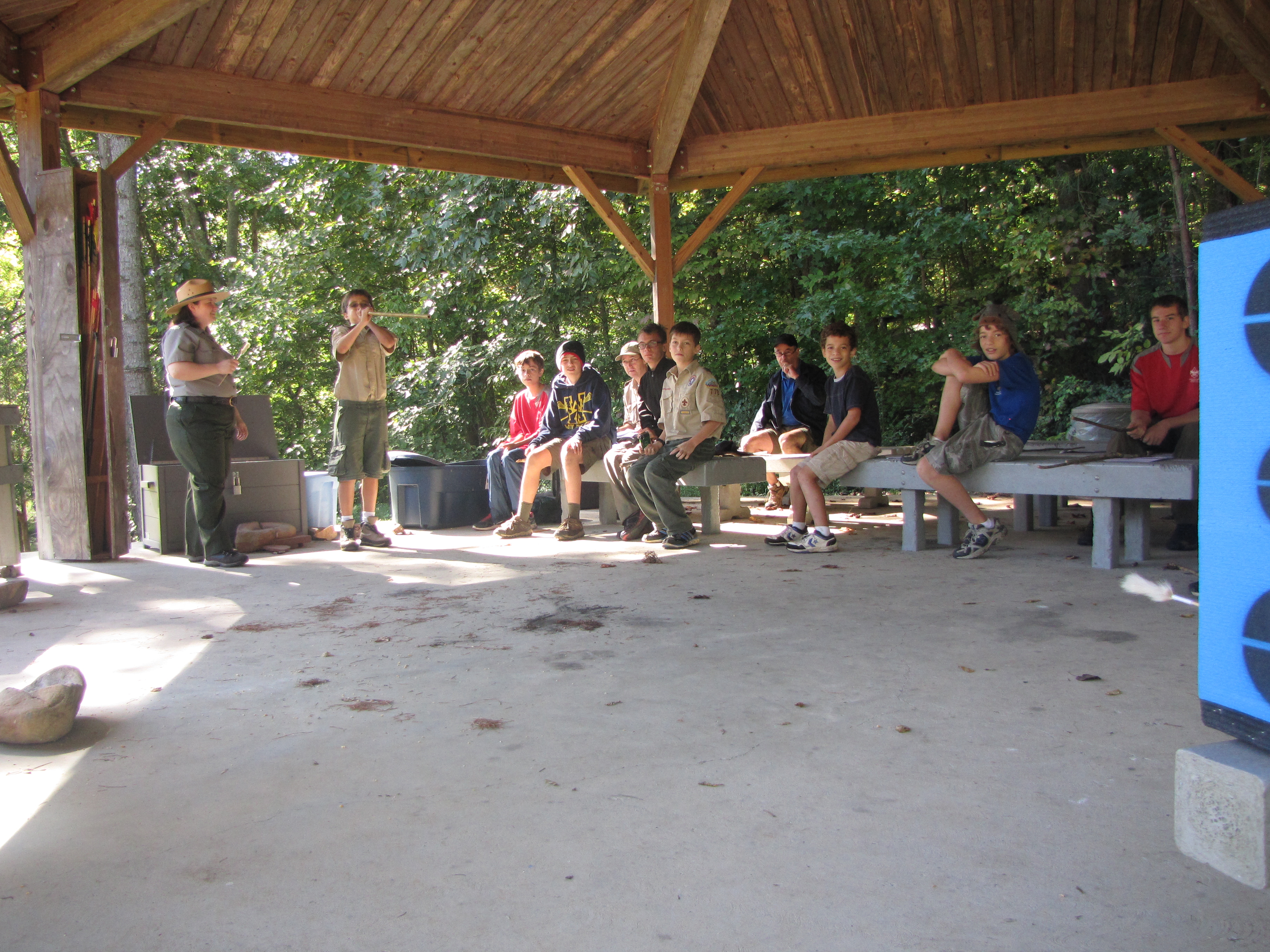 Scouts larning to use blow gun