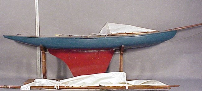 Deep-keeled large pond racing yacht model (SAFR 19283)