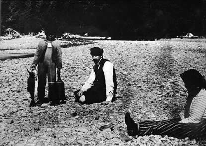 Historical photo of a family on the beach