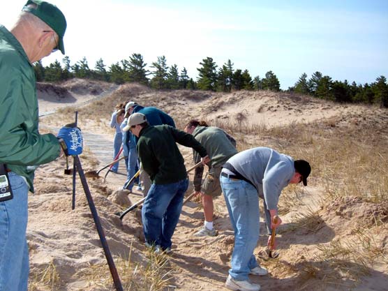 Volunteers participate in the Great American Cleanup at Sleeping Bear Dunes National Lakeshore.