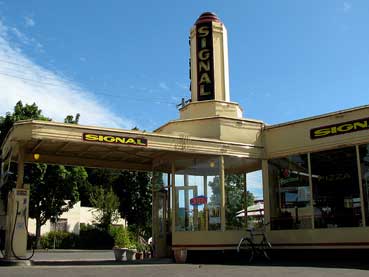 St. John's Signal Tower Gas Station, Portland, Oregon