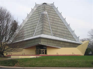 Beth Sholom Synagogue is the result of a joint effort by Rabbi Mortimer J. Cohen and Frank Lloyd Wright.