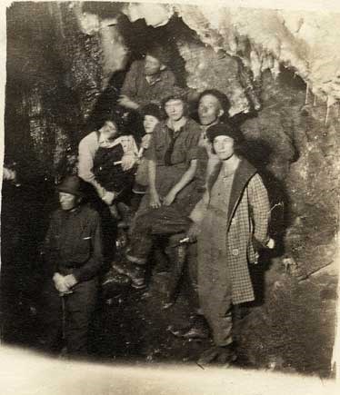 Black and white photo of the Payson Alpine Club in Timpanogos Cave.