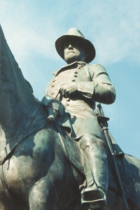 Close up of Grant figure on equestrian statue