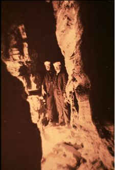 Early tour group om Devil's Lookout