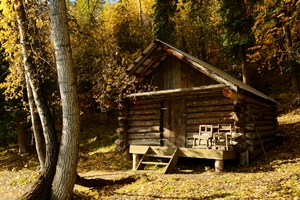 Built in the 1950's by a prominent Fairbanks optometrist as a hunting lodge, the Glenn Creek Cabin offers a lovely view of the Ogilvie Mountains.