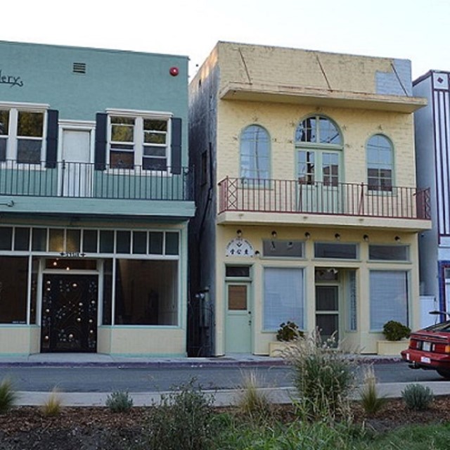 Buildings in the Walnut Grove Chinese Historic District. Photo by T71024, CC BY-SA 3.0 