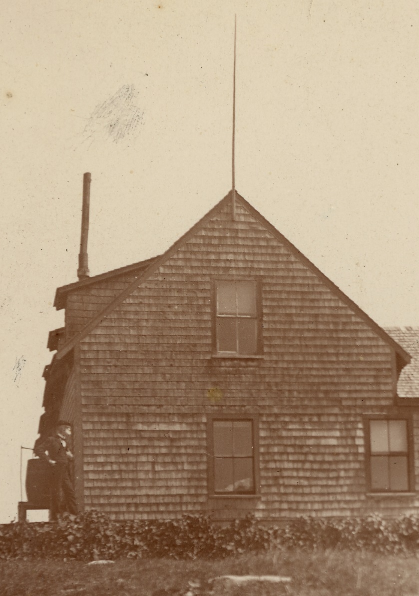 Historic photograph of a farmhouse
