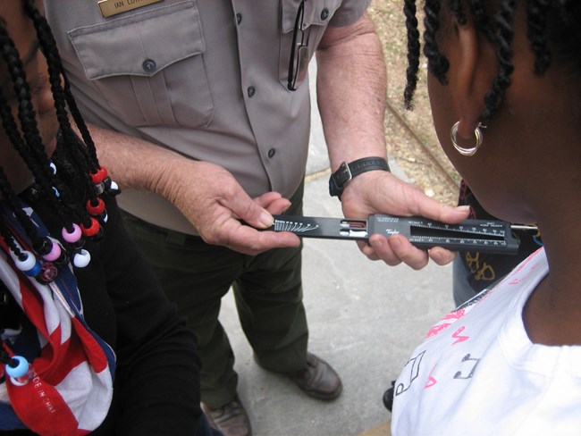 Demonstrating the humidity meter