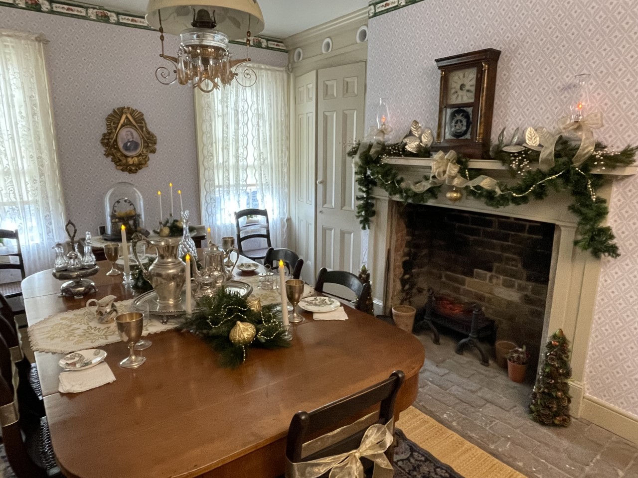 Andrew Johnson Homestead's dining room decorated for the holidays Andrew Johnson Homestead's dining room decorated for the holidays