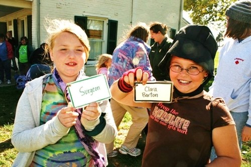 Students portray a Union surgeon and Clara Barton