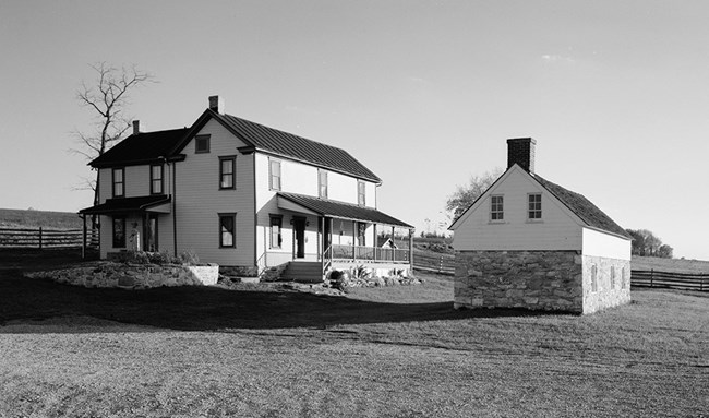 Piper slave quarters with Piper House in background