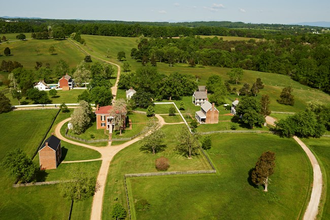 Aerial picture of buildings at Appomattox Court House