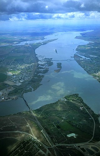 1299 An aerial photo high above the confluence of the Snake and Columbia Rivers. The Snake enters the Columbia on the left.