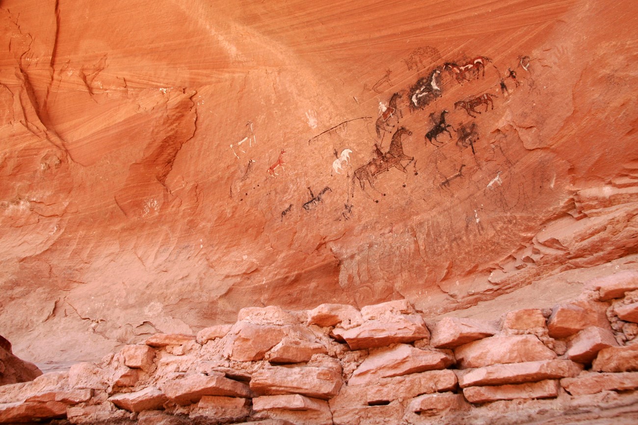 2e-cd0909e6-1b2d-4f73-93a2-33804eee5f9bOriginal Pictographs at Canyon de Chelly National Monument. NPS photo.
