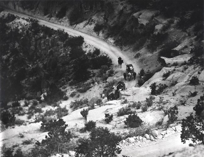 Approach to Los Alamos during the Manhattan Project Approach to Los Alamos