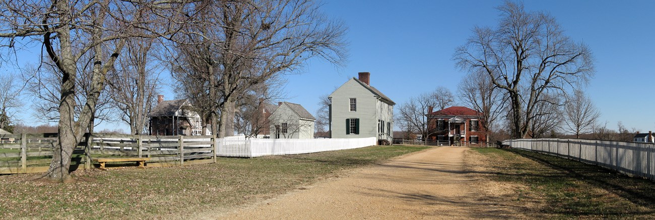 A gravel drive with Appomattox Court House in the distance (Todd Martin / Flickr) A gravel drive with Appomattox Court House in the distance (Todd Martin / Flickr)