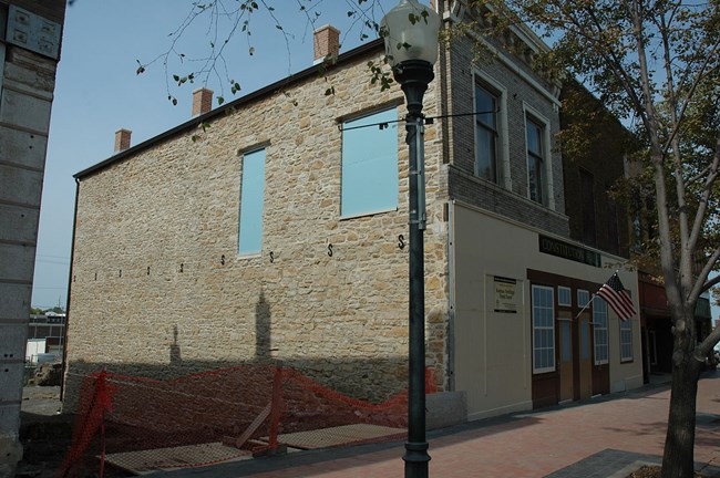 Exterior of Constitution Hall in Topeka, KS. Photo by Cyday, CC BY SA