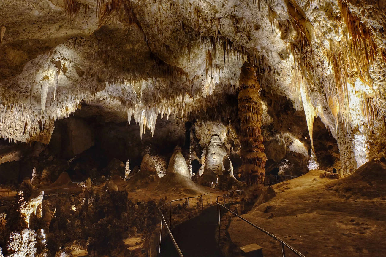 Photo of cave formations along the Big Room Trail. Photo of cave formations along the Big Room Trail.