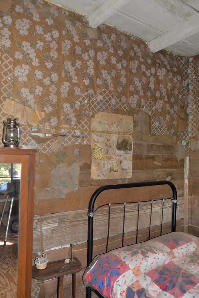Interior of cabin at Oakland Plantation. Interior of cabin at Oakland Plantation.