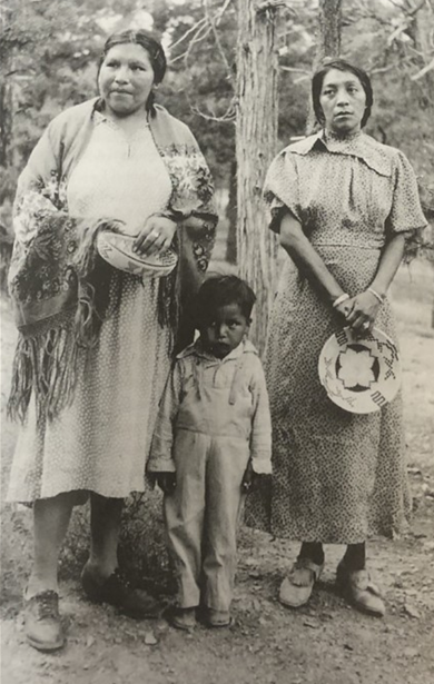 Ethal Jack (right) and her sister, Viola Crook with unidentified child, ca. 1937.