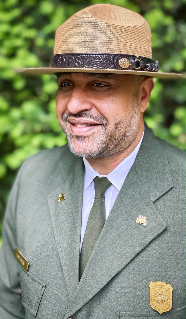 Floyd Myers Bio Photo
